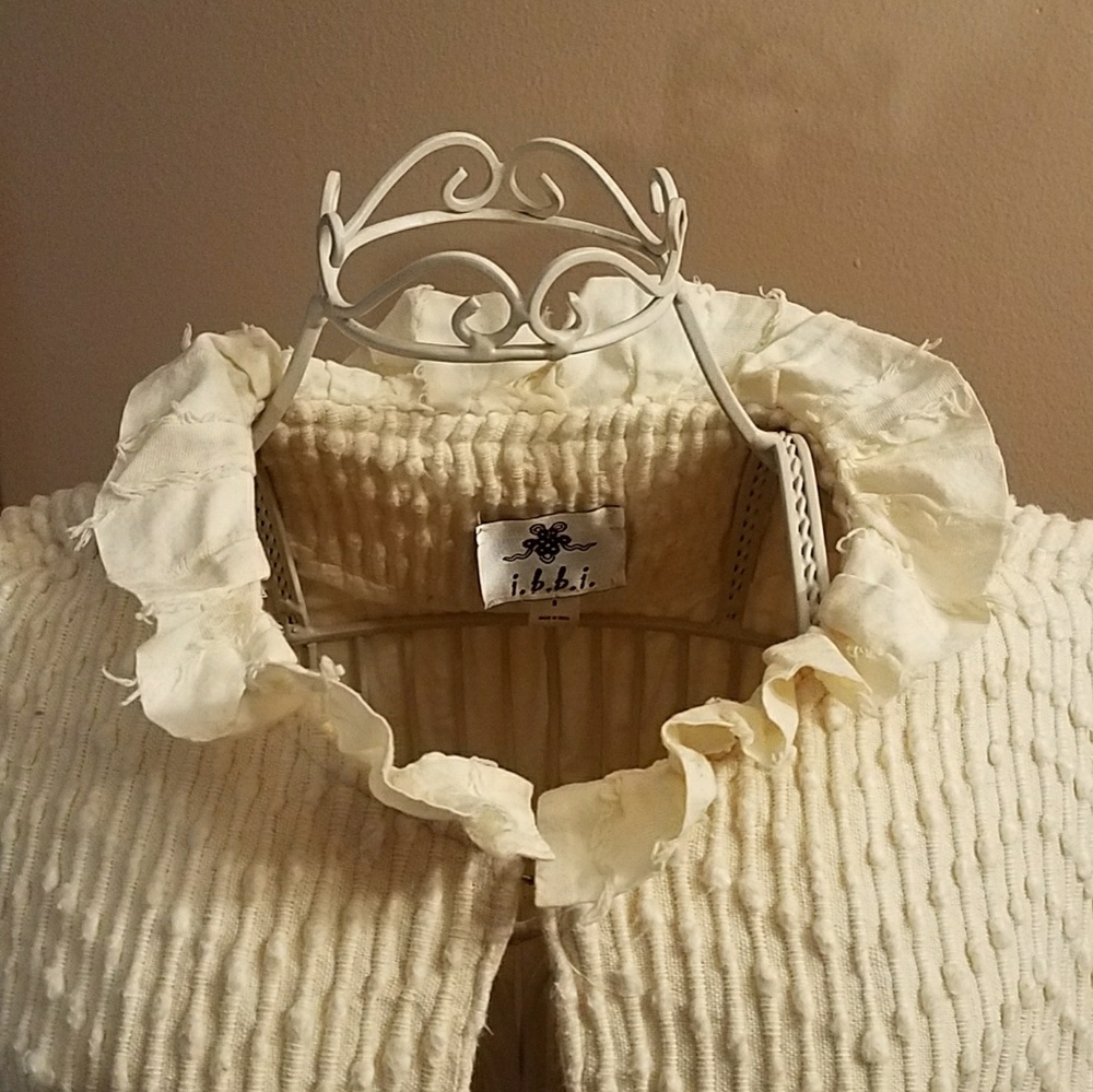 Beautiful cream blazer - Picture 3 of 4